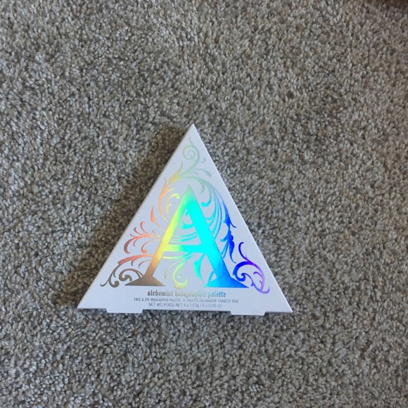 KVD Alchemist Holographic Pallete - Picture 2 of 8